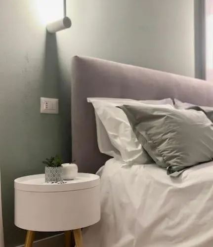 The Captain's Zephyr- Center Leonardo Academy Sesto Calende